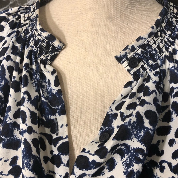 Ladies printed blue and white blouse - Picture 2 of 3